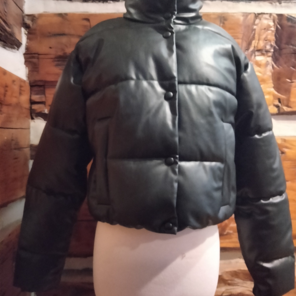Zara cropped black vegan leather puffer jacket, sold out, small